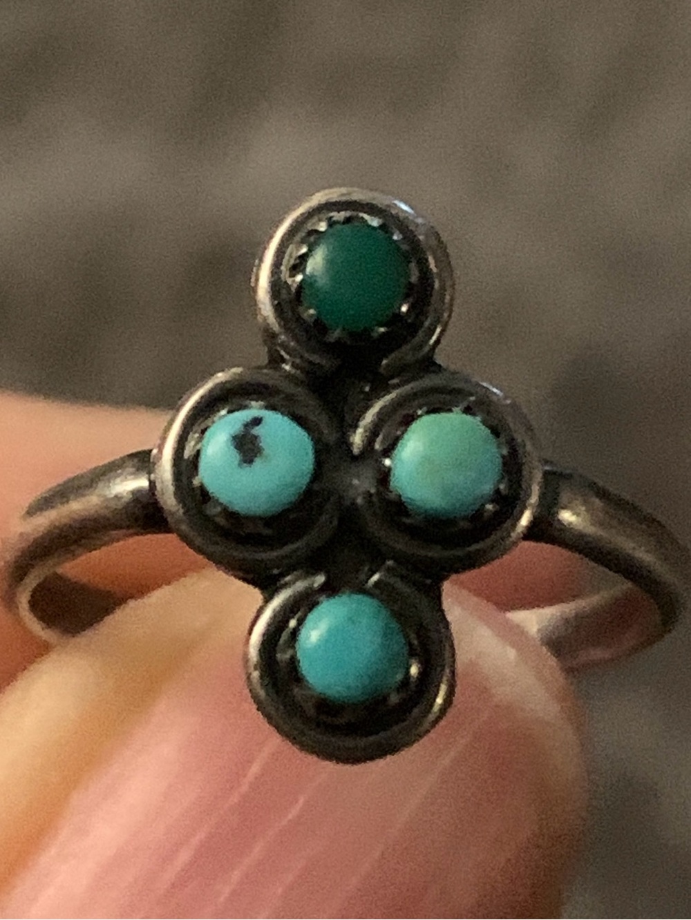 Vintage Petit Point Turquoise Shadowbox Ring 1.57 grams